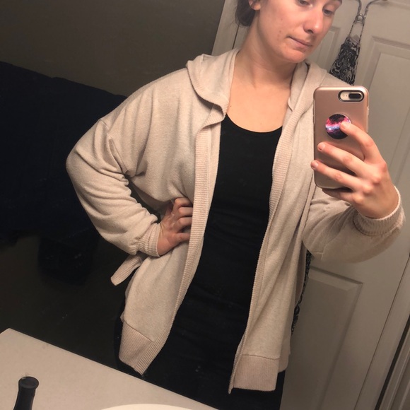 American Eagle Outfitters Sweaters - Soft and sexy plush sweater